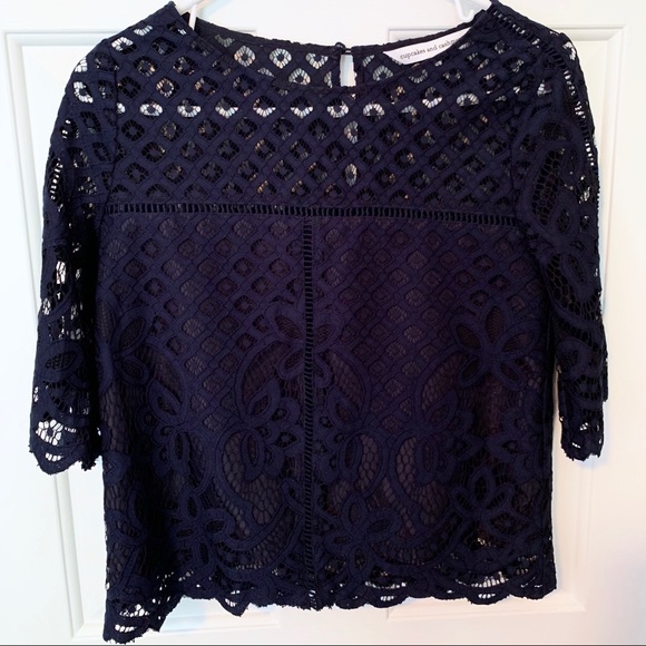 Cupcakes and Cashmere Andrie Ink Lace Overlay Top - Picture 3 of 5